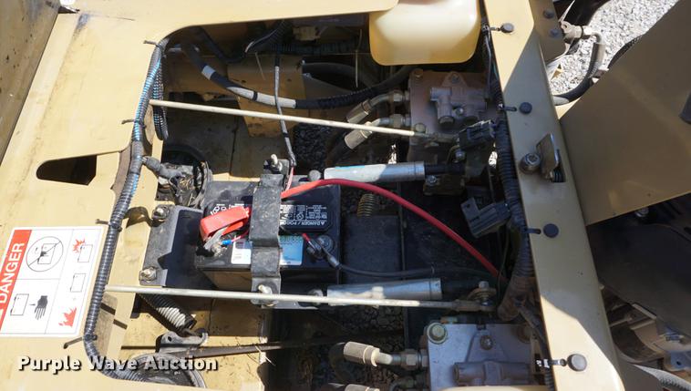 image for item DE3202 Land Pride ZT60 lawn mower