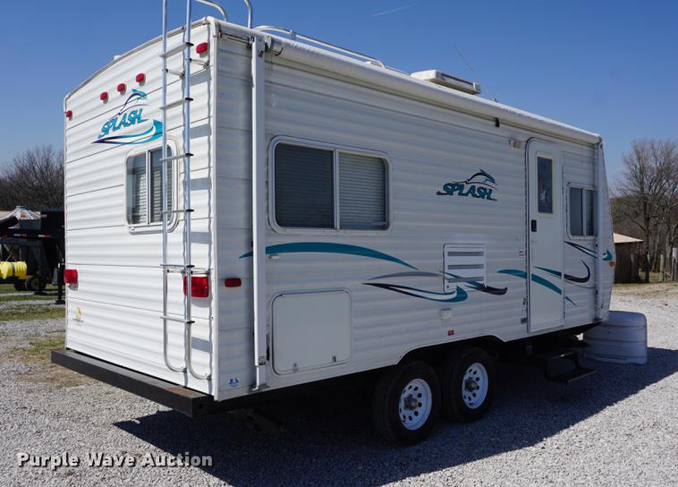 image for item DE3207 2003 National RV Splash camper