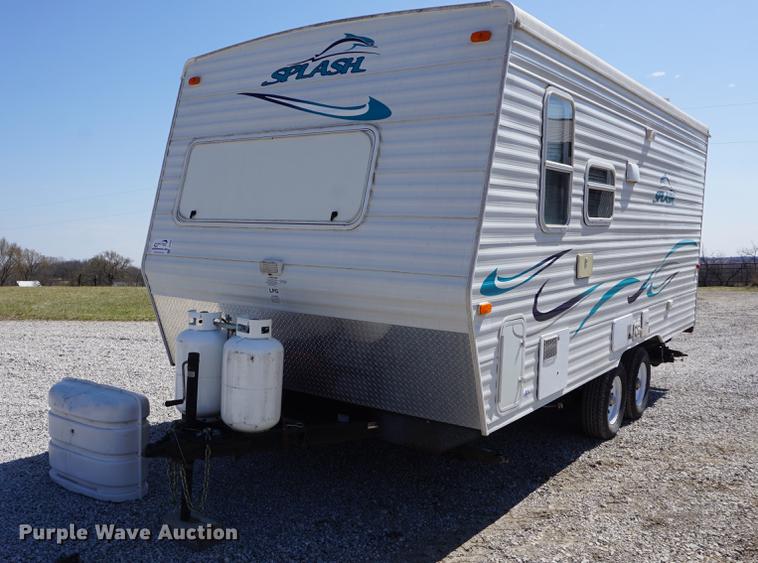 image for item DE3207 2003 National RV Splash camper