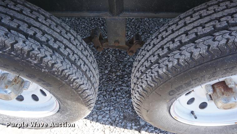 image for item DE3207 2003 National RV Splash camper