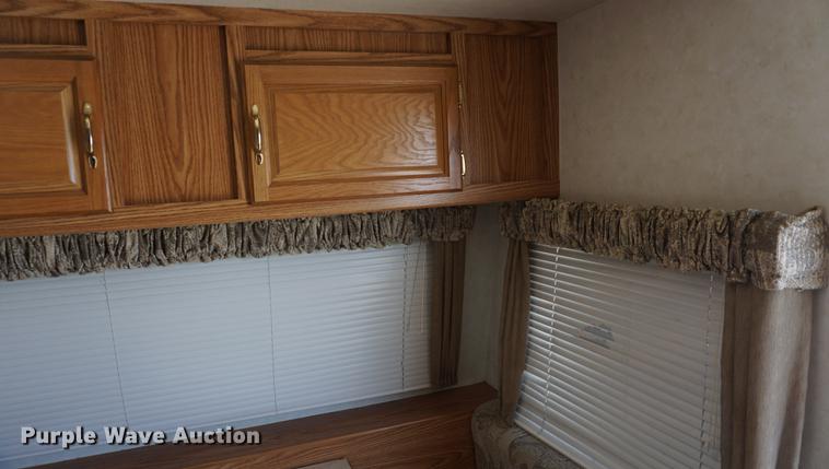 image for item DE3207 2003 National RV Splash camper