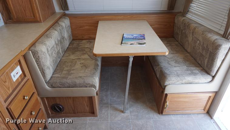 image for item DE3207 2003 National RV Splash camper