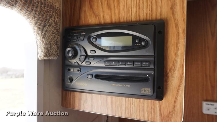 image for item DE3207 2003 National RV Splash camper