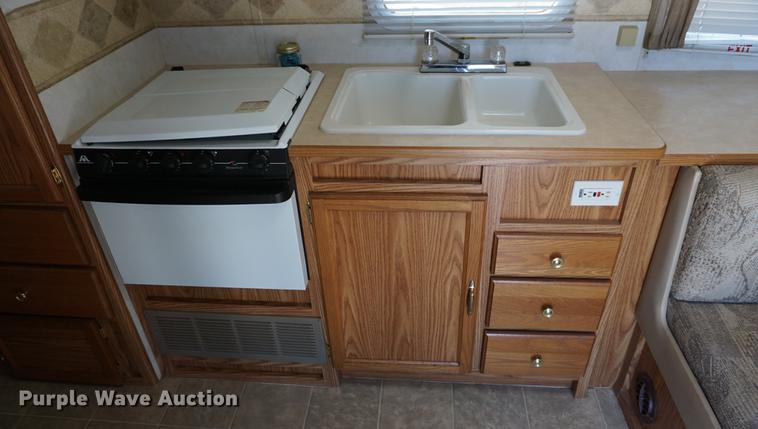 image for item DE3207 2003 National RV Splash camper