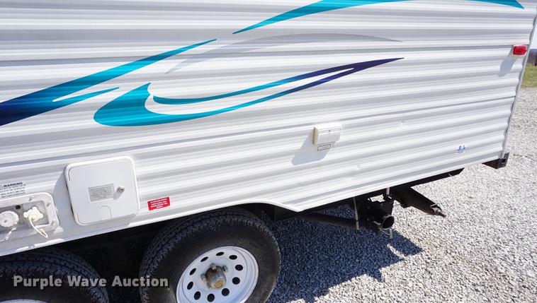 image for item DE3207 2003 National RV Splash camper