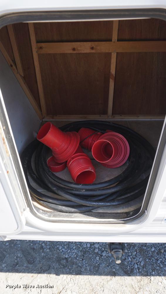 image for item DE3207 2003 National RV Splash camper