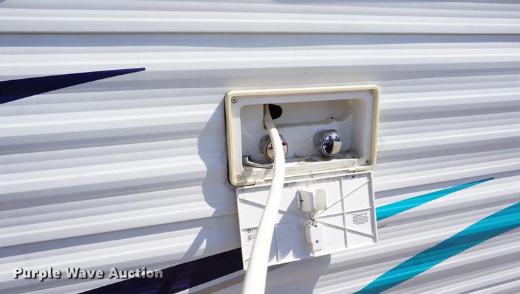 image for item DE3207 2003 National RV Splash camper