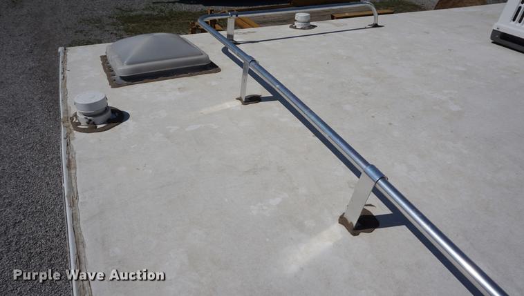 image for item DE3207 2003 National RV Splash camper