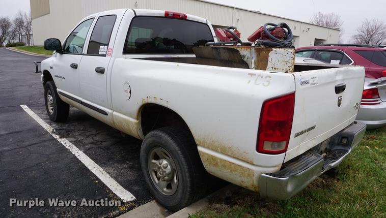image for item DE3257 2006 Dodge Ram 2500 Quad Cab pickup truck