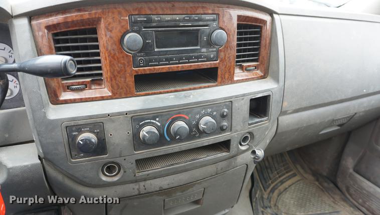 image for item DE3257 2006 Dodge Ram 2500 Quad Cab pickup truck