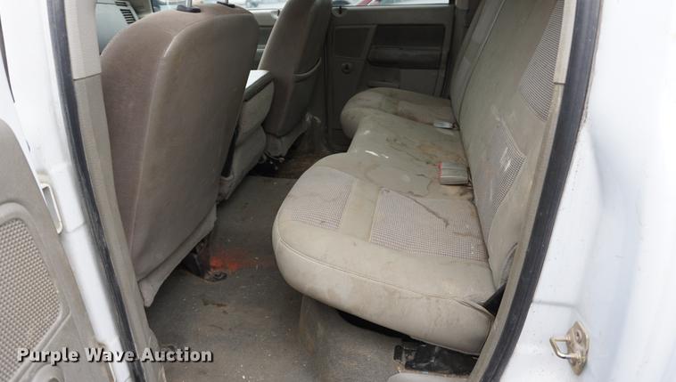 image for item DE3257 2006 Dodge Ram 2500 Quad Cab pickup truck