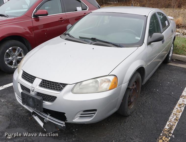 image for item DE3258 2004 Dodge Stratus