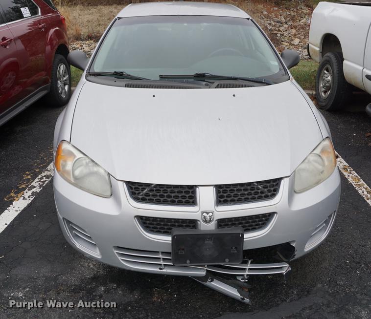 image for item DE3258 2004 Dodge Stratus