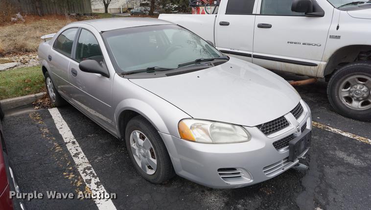 image for item DE3258 2004 Dodge Stratus