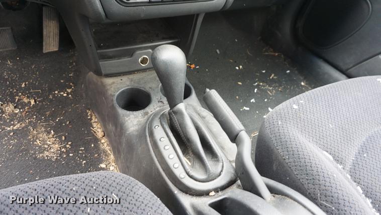 image for item DE3258 2004 Dodge Stratus