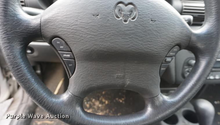 image for item DE3258 2004 Dodge Stratus