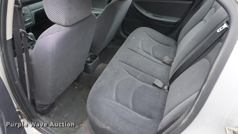 image for item DE3258 2004 Dodge Stratus