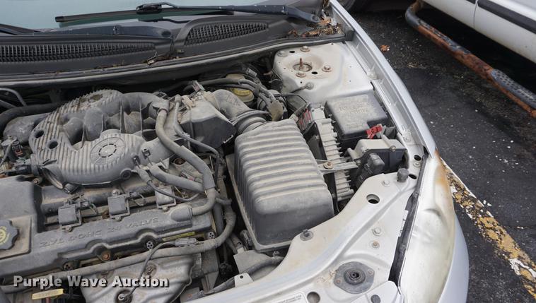 image for item DE3258 2004 Dodge Stratus