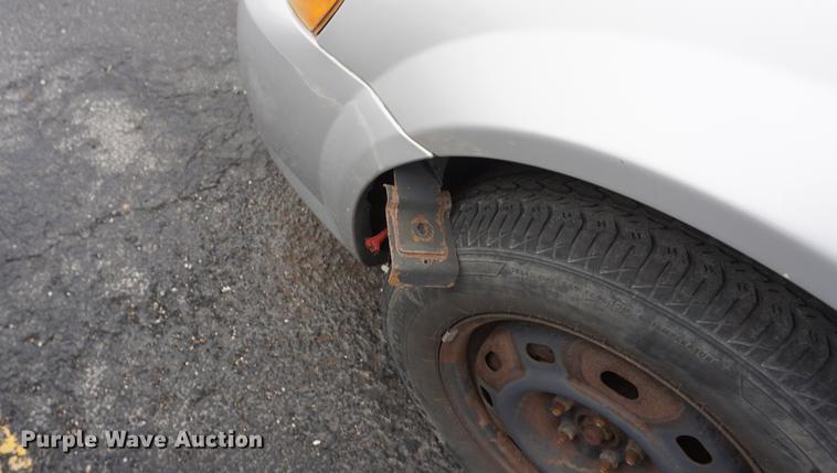 image for item DE3258 2004 Dodge Stratus