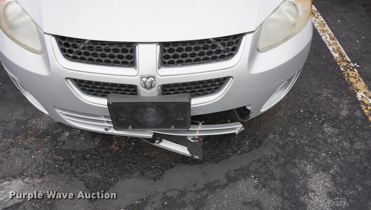 image for item DE3258 2004 Dodge Stratus