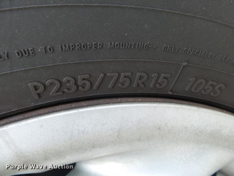 image for item DE3588 2003 Ford E150 XLT van