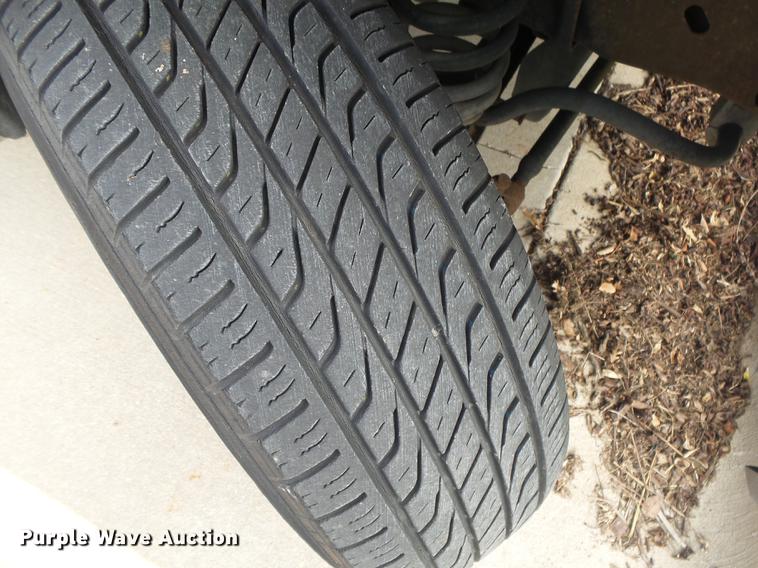 image for item DE3588 2003 Ford E150 XLT van