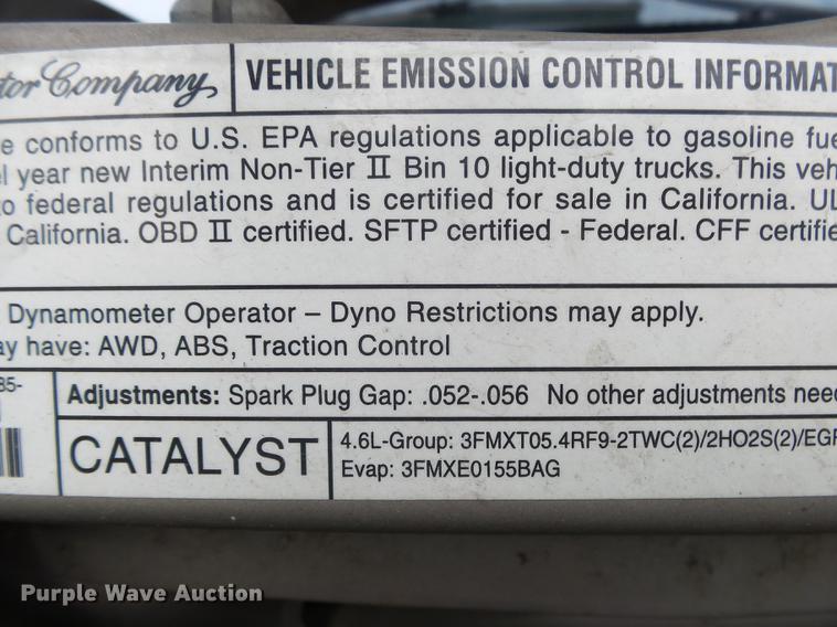 image for item DE3588 2003 Ford E150 XLT van