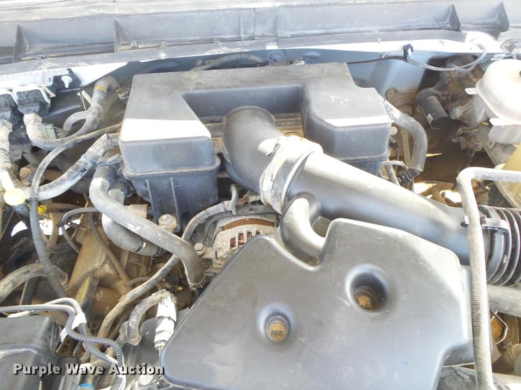 image for item DE3595 2012 Ford F350 Super Duty Crew Cab flatbed pickup truck