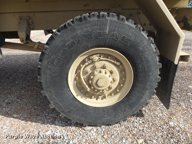 image for item DE3596 1997 Stewart Stevenson M-1078 flatbed truck