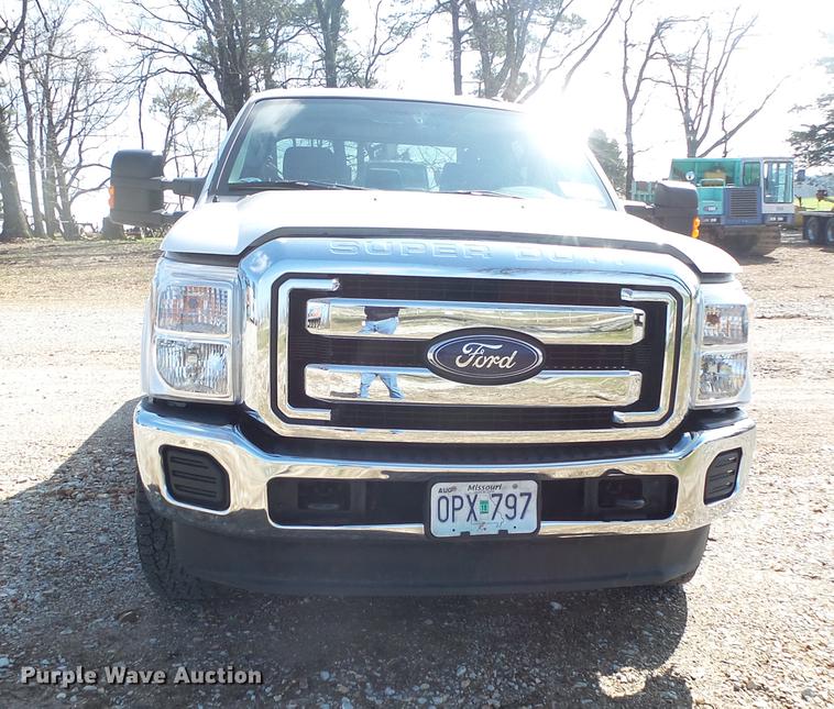 image for item DE3597 2016 Ford F250 Super Duty XLT Crew Cab pickup truck