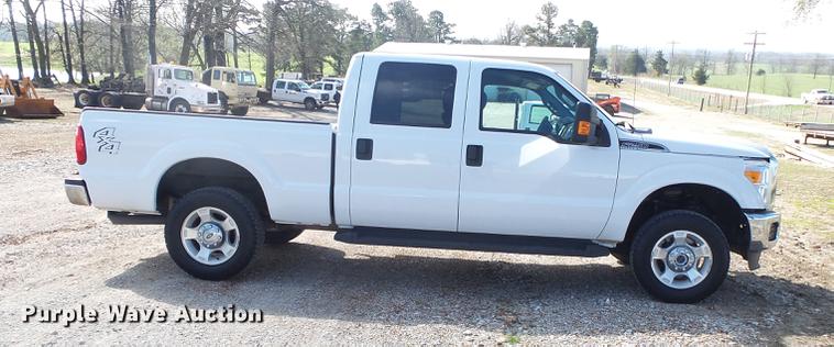 image for item DE3597 2016 Ford F250 Super Duty XLT Crew Cab pickup truck