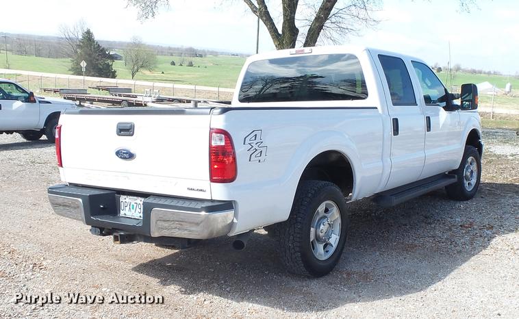 image for item DE3597 2016 Ford F250 Super Duty XLT Crew Cab pickup truck