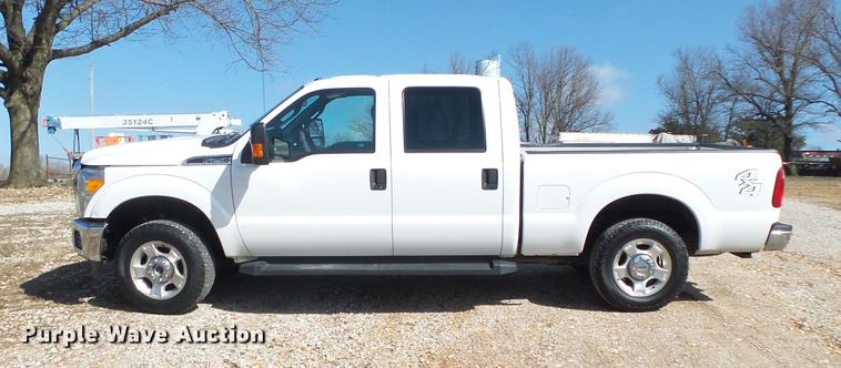 image for item DE3597 2016 Ford F250 Super Duty XLT Crew Cab pickup truck