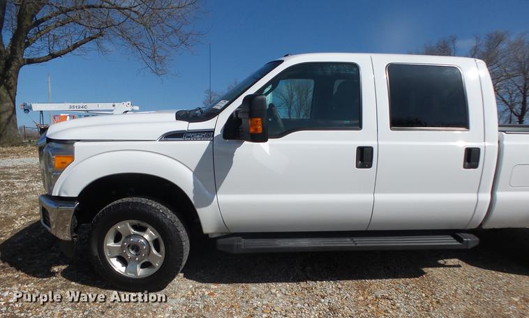 image for item DE3597 2016 Ford F250 Super Duty XLT Crew Cab pickup truck