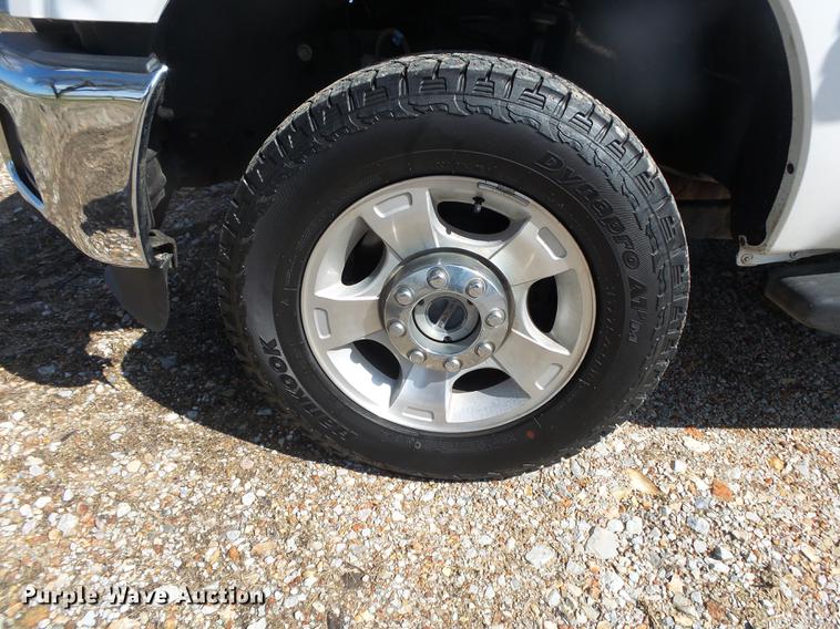 image for item DE3597 2016 Ford F250 Super Duty XLT Crew Cab pickup truck