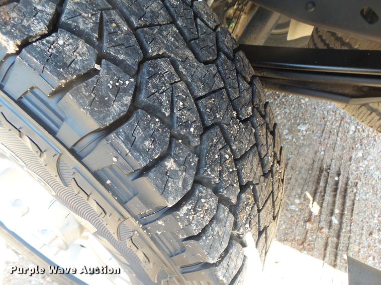 image for item DE3597 2016 Ford F250 Super Duty XLT Crew Cab pickup truck