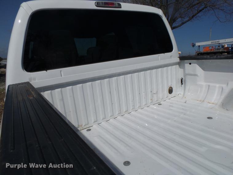 image for item DE3597 2016 Ford F250 Super Duty XLT Crew Cab pickup truck