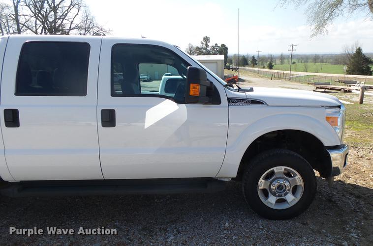 image for item DE3597 2016 Ford F250 Super Duty XLT Crew Cab pickup truck