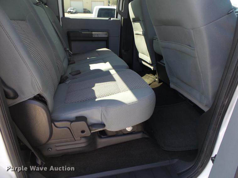 image for item DE3597 2016 Ford F250 Super Duty XLT Crew Cab pickup truck