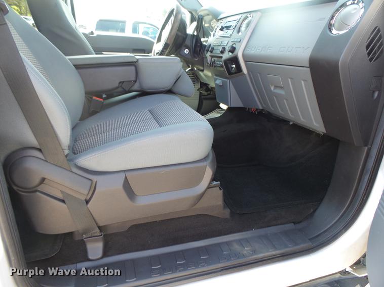 image for item DE3597 2016 Ford F250 Super Duty XLT Crew Cab pickup truck