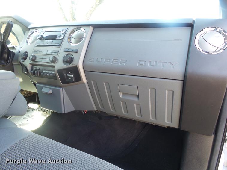 image for item DE3597 2016 Ford F250 Super Duty XLT Crew Cab pickup truck