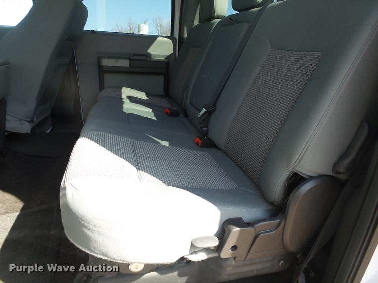 image for item DE3597 2016 Ford F250 Super Duty XLT Crew Cab pickup truck