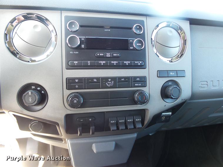 image for item DE3597 2016 Ford F250 Super Duty XLT Crew Cab pickup truck