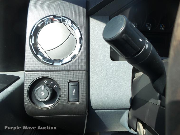 image for item DE3597 2016 Ford F250 Super Duty XLT Crew Cab pickup truck