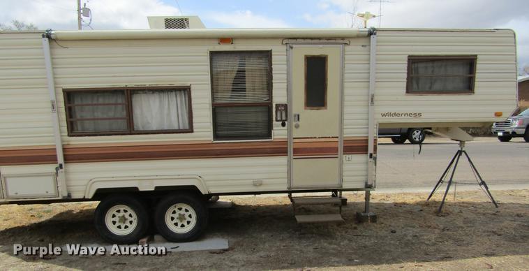 image for item DE6686 1985 Fleetwood Wilderness camper