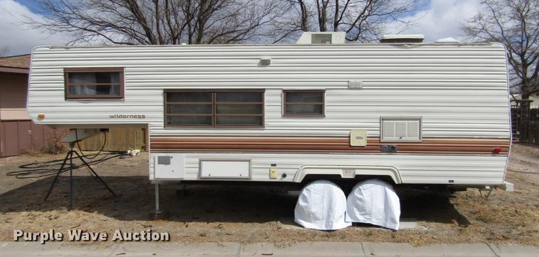 image for item DE6686 1985 Fleetwood Wilderness camper