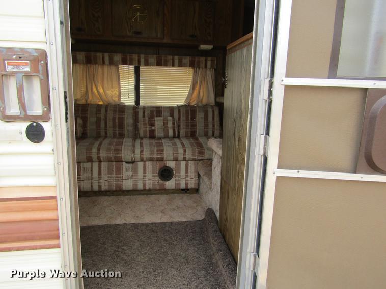 image for item DE6686 1985 Fleetwood Wilderness camper