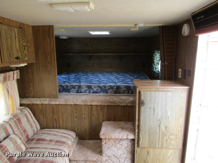 image for item DE6686 1985 Fleetwood Wilderness camper