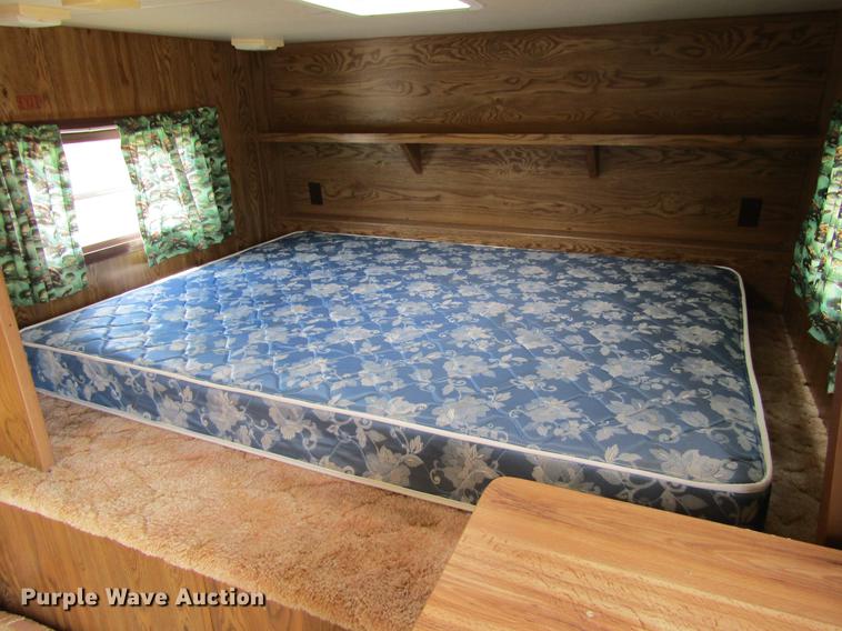 image for item DE6686 1985 Fleetwood Wilderness camper