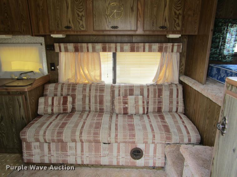 image for item DE6686 1985 Fleetwood Wilderness camper